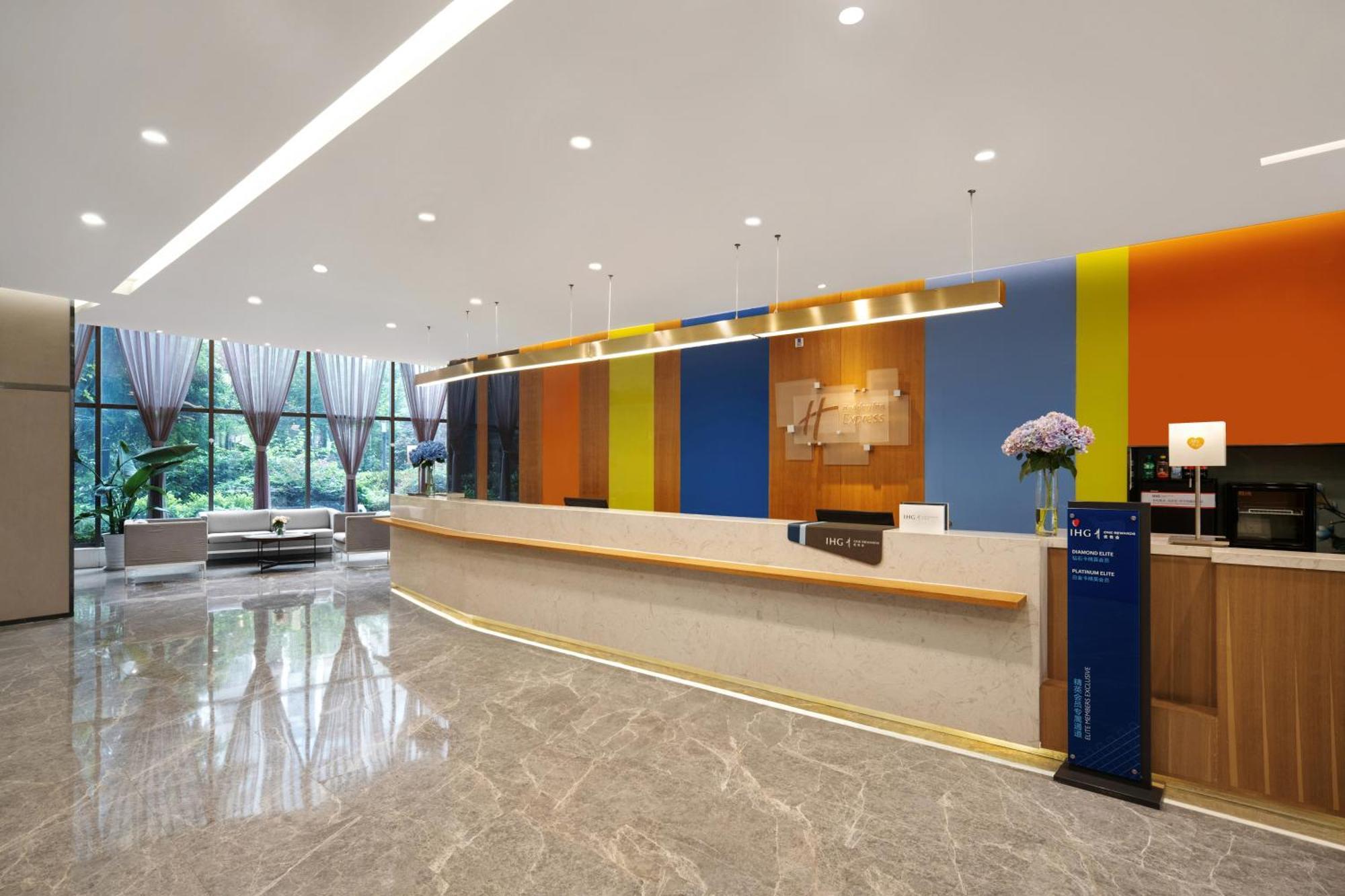Holiday Inn Express Chengdu Airport Zone Free Shuttle From Shuangliu International Airport To Hotel ,Welcome Drink Kültér fotó
