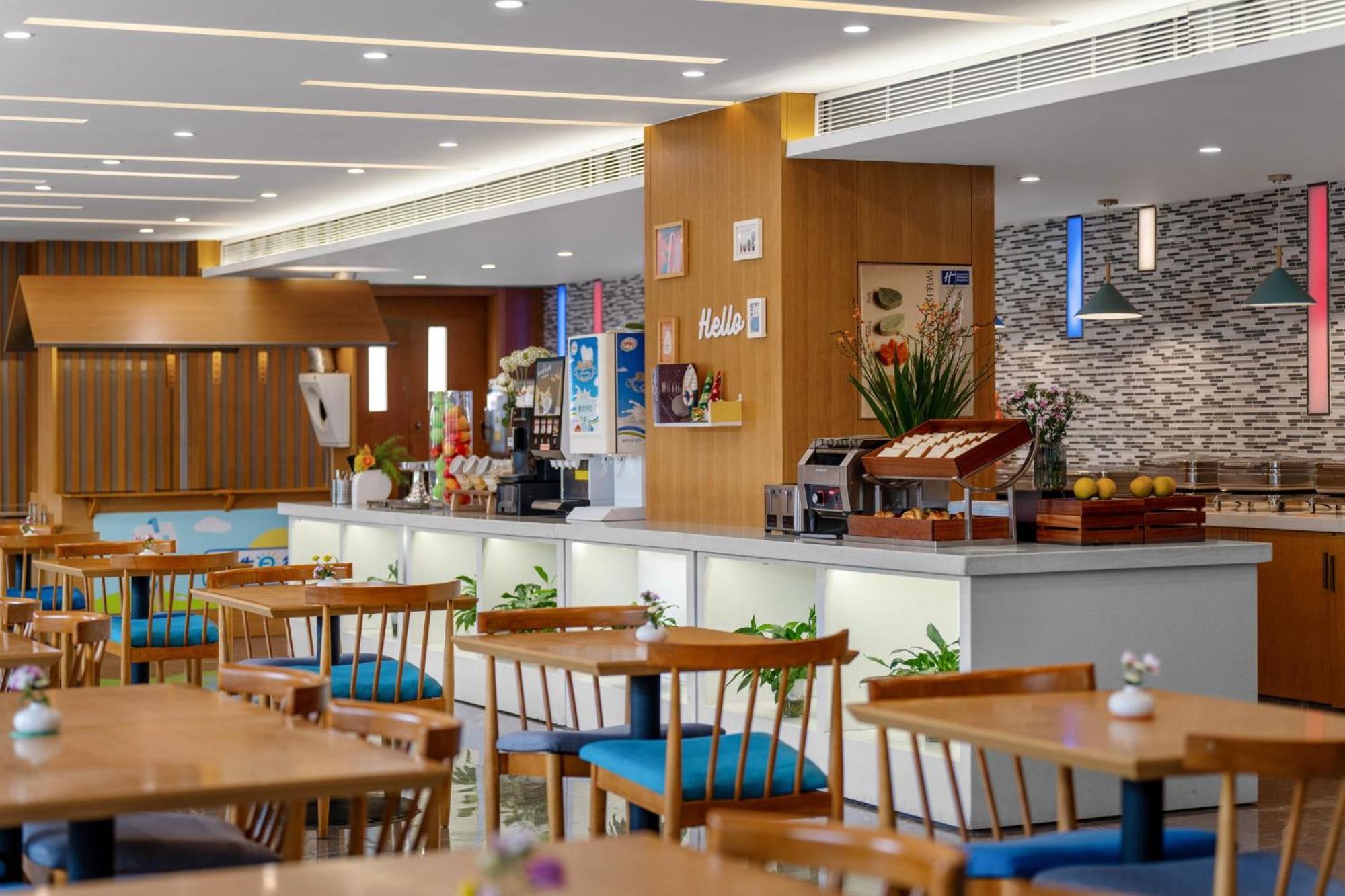 Holiday Inn Express Chengdu Airport Zone Free Shuttle From Shuangliu International Airport To Hotel ,Welcome Drink Kültér fotó
